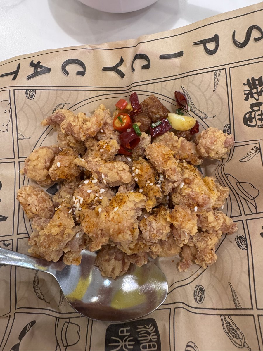 Littleman670113's tweet photo. มาแถวท่าจีน ไม่มีขนมจีน ก็ต้องจัดอาหารจีน https://t.co/HgZ1Bb1jvM