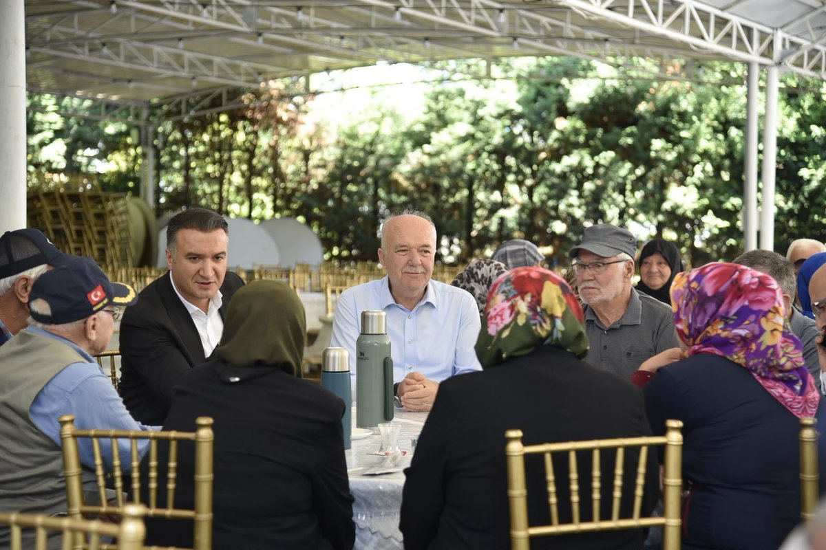 GDursunbey's tweet photo. Kaymakamımız Sn. Musa AYYILDIZ, Belediye Başkanı Sn. Ramazan BAHÇAVAN ve İlçe protokolü ilçemizde kaymakamlığımız tarafından düzenlenen Şehit Yakınları ve Gazilerle Kahvaltı Programına katılarak şehit aileleri ve gazilerimizle bir araya geldi. https://t.co/tbXH8mchKa