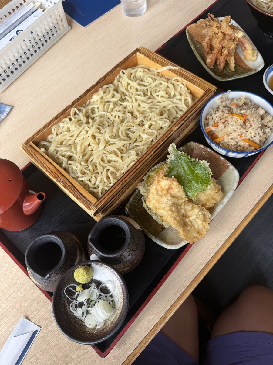 hilot283's tweet photo. 山形っと言ったら蕎麦が有名ですが、他と違うのが中華麺で食べるお蕎麦があるのがビックリでした！ https://t.co/MqpxCE7uYw