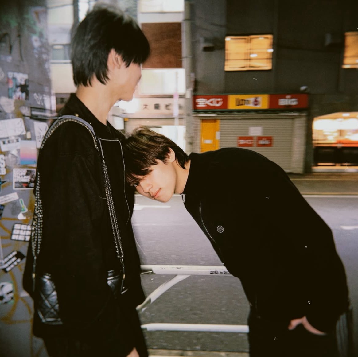 ryupathq's tweet photo. i cant believe they have been hiding these pics from us💔💔💔

#ryujinpatji https://t.co/f5GgbWgQT8