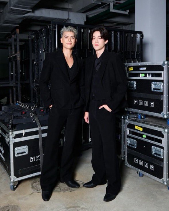 ItsJossWayar's tweet photo. ⠀         

         A masterclass in style and music. Backstage, blacked out, and fully prepared to deliver an intense, high-energy show that will leave you breathless. We're bringing all the heat, all the beats, and purely unmatched vibes straight to your screen tonight.

 ⠀ https://t.co/8e2eLwD8gp