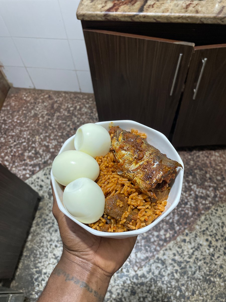 benueboypj3_'s tweet photo. Very light dinner 🍚 https://t.co/Q5J3T2N2aG