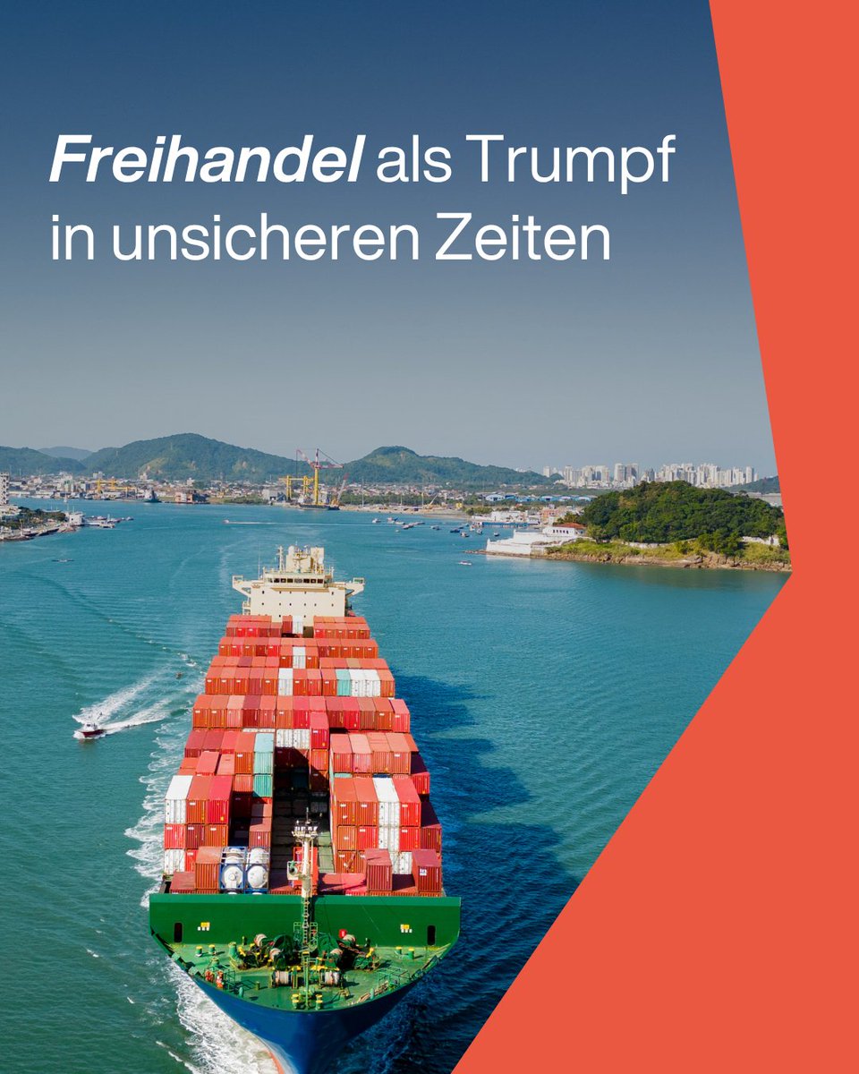 economiesuisse's tweet photo. 𝗙𝗿𝗲𝗶𝗵𝗮𝗻𝗱𝗲𝗹 𝗮𝗹𝘀 𝗧𝗿𝘂𝗺𝗽𝗳 𝗶𝗻 𝘂𝗻𝘀𝗶𝗰𝗵𝗲𝗿𝗲𝗻 𝗭𝗲𝗶𝘁𝗲𝗻 🚢

Die USA haben auf Schweizer Importe einen Zusatzzoll von 12,5 Prozent eingeführt und prüfen weitere handelspolitische Massnahmen. Für Schweizer Unternehmen bleibt die Unsicherheit bestehen, wodurch Kosten, Lieferketten und Investitionen schwer planbar bleiben.
 
Gerade deshalb wird Diversifizierung wichtiger denn je. Wer Zugang zu mehreren Absatzmärkten hat, kann Risiken besser abfedern. Ein starkes Netz von Freihandelsabkommen stärkt die Widerstandsfähigkeit unserer exportorientierten Wirtschaft. 📦
 
Dr. Monica Rubiolo, Bereichsleiterin Aussenwirtschaft hält fest: „In unsicheren Zeiten darf die Schweiz ihre Trümpfe nicht verspielen: Die Freihandelsabkommen mit Mercosur und Malaysia müssen rasch umgesetzt werden.“
 
Angesichts der US-Zollpolitik und zunehmender Handelsunsicherheiten gewinnen solche Freihandelsabkommen zusätzlich an Bedeutung. Eine rasche Inkraftsetzung würde die Wettbewerbsfähigkeit der Schweiz stärken sowie Arbeitsplätze und Wohlstand sichern.
 
Mehr dazu im Artikel von Dr. Monica Rubiolo🔗: https://t.co/PkONLNpb1Z

#freihandel #mercosur #malaysia #economiesuisse