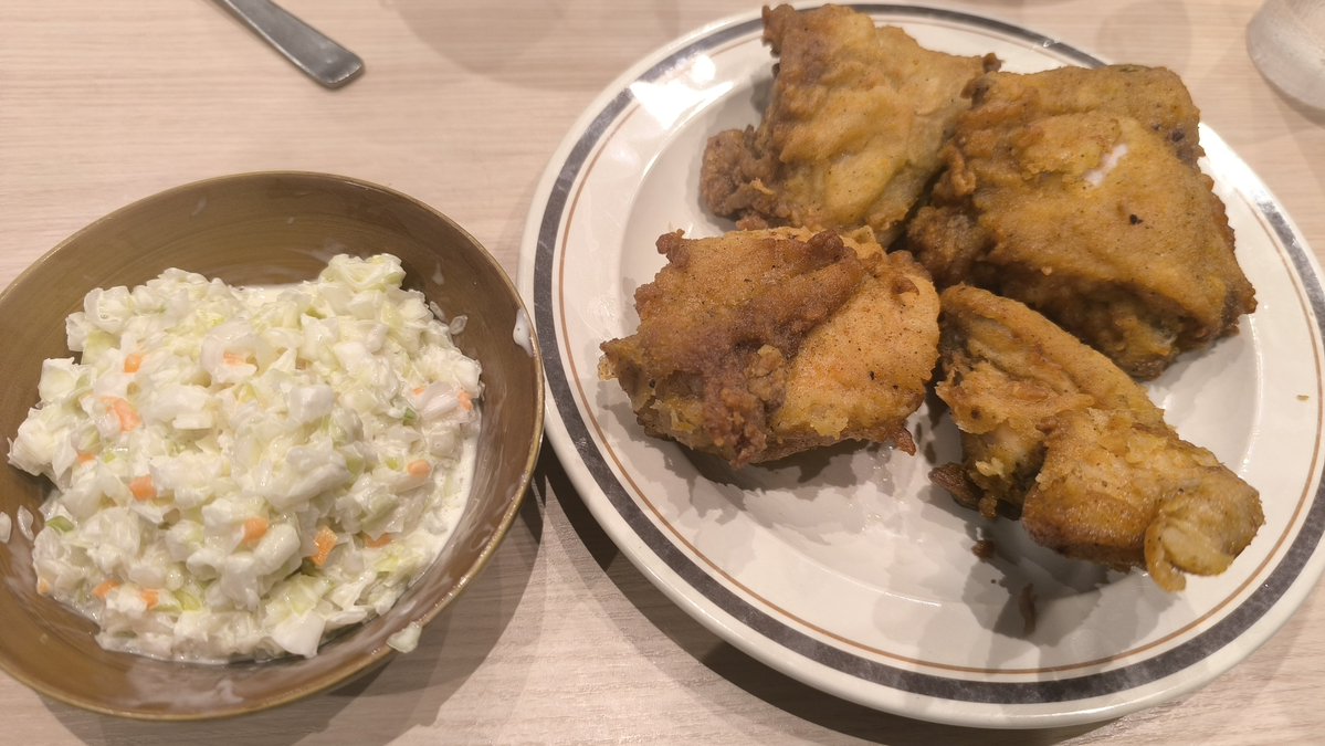 ender_adder's tweet photo. グランベリーパークといえばKFC＼⁠(⁠^⁠^⁠)⁠／ https://t.co/ak5Wqxrume