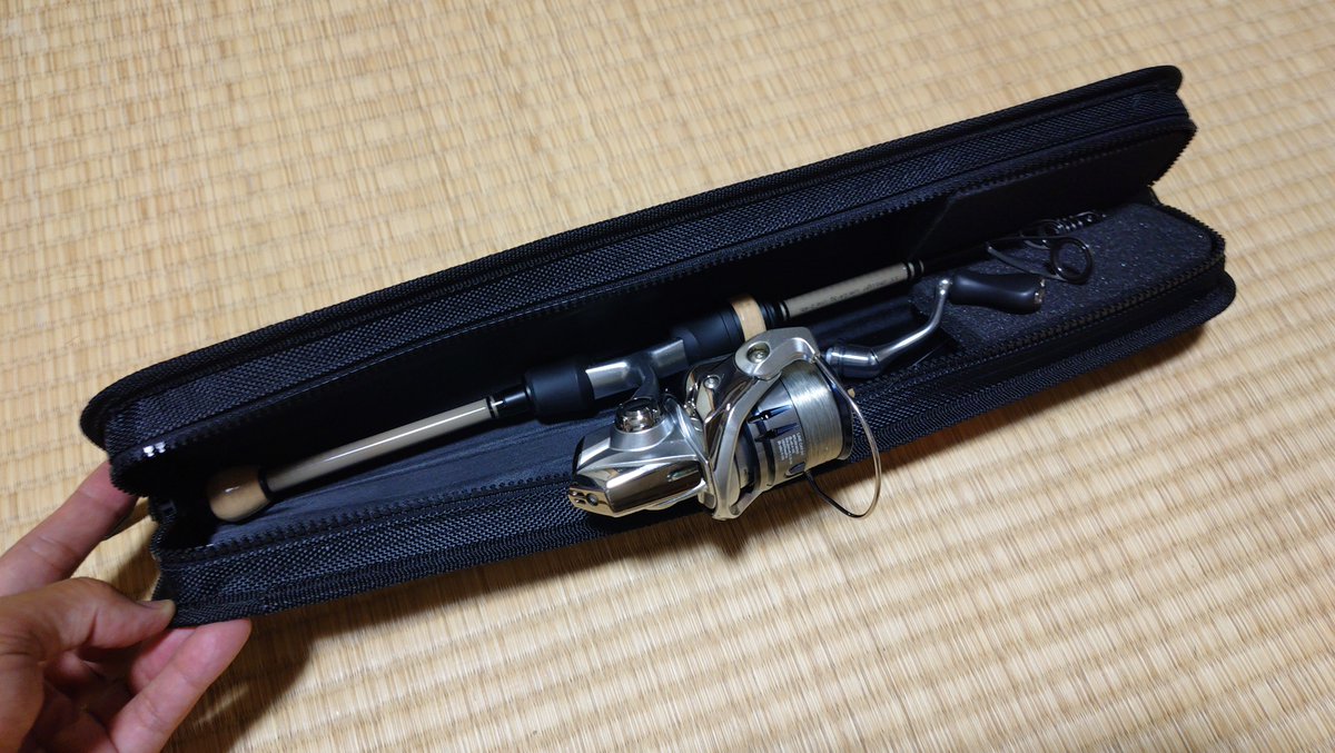 tsuringpacker's tweet photo. #ROOSTERGEARMARKET #SPEC2CHUB 着荷。パッケージングをアウトドアヤング向けに盛ってて10K前半が実プライスかなと。但し軽快さとバランスの良さや、絶妙なベリーの残り具合は詰めてきたなあ感はある。こちらのストア限定モデルはグリップにコルクを使ってます…いい #チャビング が出来たらと期待🥰 https://t.co/MmXM55HIW0