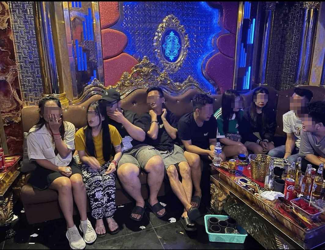JordanStern17's tweet photo. @All night! Sing your favorite tunes, belt out the lyrics like no one’s listening, and make unforgettable KTV memories right here! https://t.co/aPZPKktxOA