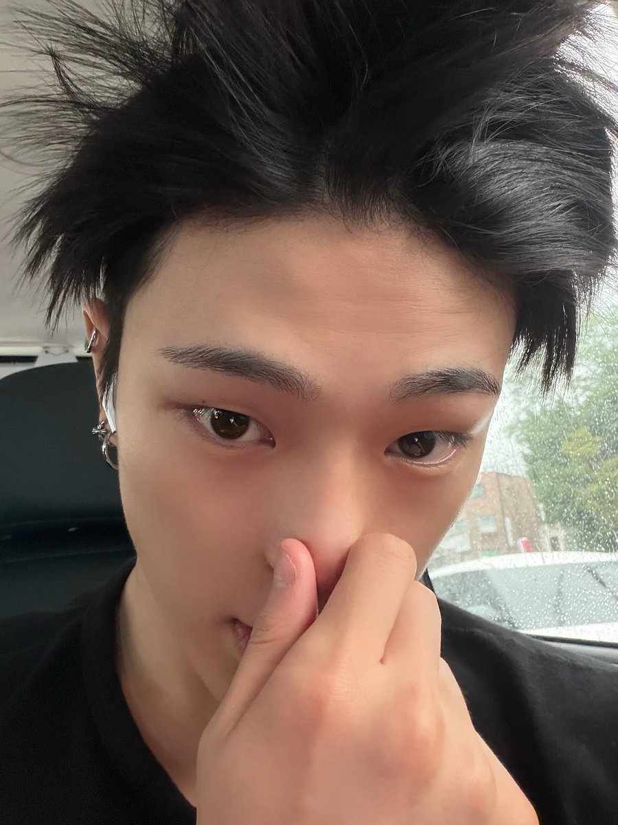 WHIBJAPAN's tweet photo. 260728  ジュンミン インスタ 🆙

✂️

#WHIB #���브 #フィブ
#KIMJUNMIN #김준민 #キムジュンミン https://t.co/FCEOUcTcig
