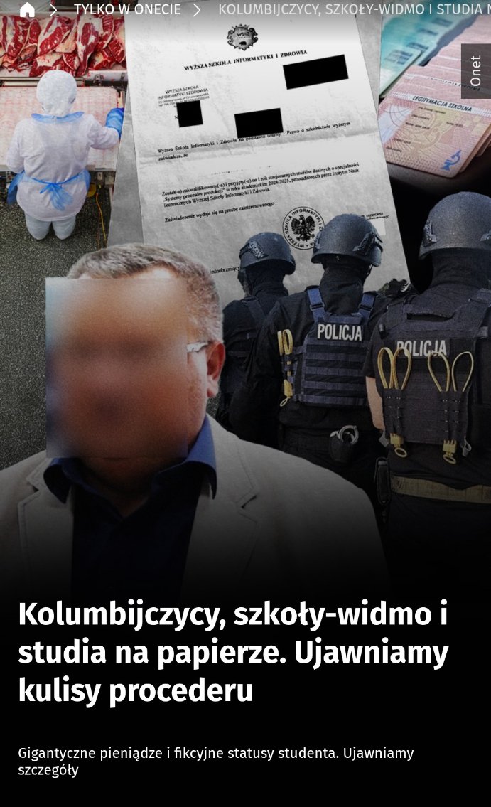 KonradKrajewsk6's tweet photo. Najpierw agencja zbierała dane cudzoziemca. Potem nieistniejący wydział tworzył z niego „studenta”. Na końcu człowiek trafiał do magazynu albo zakładu mięsnego.

Ustaliłem dwie ścieżki procederu fałszywych studentów.

Ścieżka Konin–Poznań–Pruszcz Gdański

Wyższa Szkoła Umiejętności Społecznych w Poznaniu oficjalnie poinformowała, że nie ma żadnego wydziału zamiejscowego w Koninie.

Uczelnia ujawniła jednak dokument podpisany przez dra inż. Dariusza Maciejaka, który posługiwał się pieczęcią:

„Dyrektor Instytutu Kształcenia Wydziału Zamiejscowego WSUS w Koninie”.

WSUS uznała pieczęcie za fałszywe i zawiadomiła organy ścigania.

Kilka miesięcy później Straż Graniczna opisała dokładnie taki nieistniejący wydział w Koninie.

Dokumenty miały trafiać do agencji zatrudnienia posiadającej biura w Poznaniu, Bydgoszczy i Pruszczu Gdańskim. Agencja kierowała cudzoziemców do prac fizycznych dla innych przedsiębiorców.

Cena legitymacji i zaświadczenia: około 1200 zł.

Zabezpieczono 63 dokumenty. Kolejne 102 miały być przygotowywane.

Według prokuratury agencję faktycznie prowadzili Katarzyna D. i Nazar D. przy wykorzystaniu osób pełniących rolę „słupów”. Nazar D. usłyszał zarzut kierowania zorganizowaną grupą przestępczą.

Ścieżka Warszawa–Sieradz–Łuków

Kolumbijka pracująca przez Dreamteam PL zapisała się na kurs języka polskiego za 3 tys. zł.

Lekcji nie było.

Na spotkaniu dla około 70–80 cudzoziemców uczestnicy otrzymali zaświadczenia, a później legitymacje studenckie. Przedstawicielka agencji wręczyła im kartki z nazwą uczelni, kierunkiem i rodzajem studiów.

Mieli nauczyć się tych informacji na pamięć i podawać je podczas kontroli.

Zaświadczenie wskazywało „Wyższą Szkołę Informatyki i Zdrowia w Warszawie”, adres Człuchowska 68A i studia dualne na specjalności „Systemy procesów produkcji”.

Dokument podpisał „dr inż. Dariusz M.”.

Oficjalny BIP tej uczelni wskazuje siedzibę w Przemyślu, nie w Warszawie.

Pod warszawskim adresem z pieczęci działają spółki kontrolowane przez Dariusza Maciejaka: Global Menkos Instytut i Narodowe Centrum Rozwoju Edukacji.

Dreamteam PL kierowała cudzoziemców między innymi do pracy w zakładzie mięsnym w Łukowie. Zakład potwierdził współpracę z agencją, ale zaprzeczył, aby uczestniczył w nielegalnych praktykach.

Wspólny mechanizm

Agencja pozyskuje człowieka i jego dane.

Osoba związana z edukacją wystawia dokument.

Koordynator przekazuje legitymację.

Cudzoziemiec zostaje skierowany do pracy u zewnętrznego przedsiębiorcy.

Status studenta ułatwia legalizację pracy albo obniża koszty zatrudnienia.

Gdy kontrola wykrywa fałszywy dokument, cudzoziemiec może zostać zobowiązany do opuszczenia Polski. Organizatorzy zarabiają na opłatach, pośrednictwie i pracy.

W środku obu ujawnionych ścieżek pojawia się Dariusz Maciejak: były rektor Wyższej Szkoły Informatyki i Zdrowia, osoba związana z Parvą/Socratesem oraz człowiek wskazany przez WSUS jako użytkownik pieczęci nieistniejącego wydziału w Koninie.