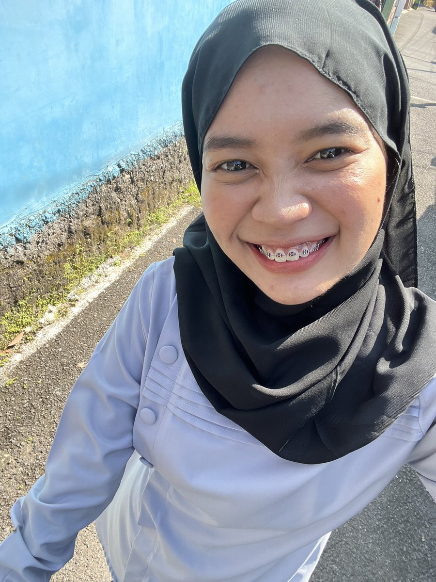 blustird's tweet photo. SS lagu andalan kalian 
Orangnya :                    vs        Lagunya : https://t.co/d8ruu0L6Fc