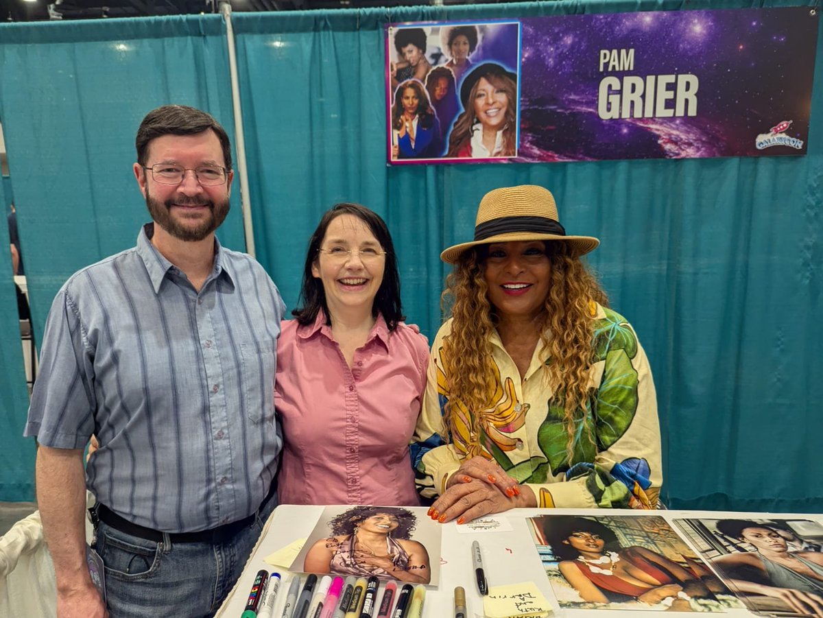 RaD_Adventures's tweet photo. It was fantastic to meet #PamGrier at #GalaxyCon. We're long-time fans and it was terrific to have a fun conversation and get a photo with her and she shared so many amazing stories during her excellent Q&A panel. #GalaxyCon2026 https://t.co/bXmyc2aoZV