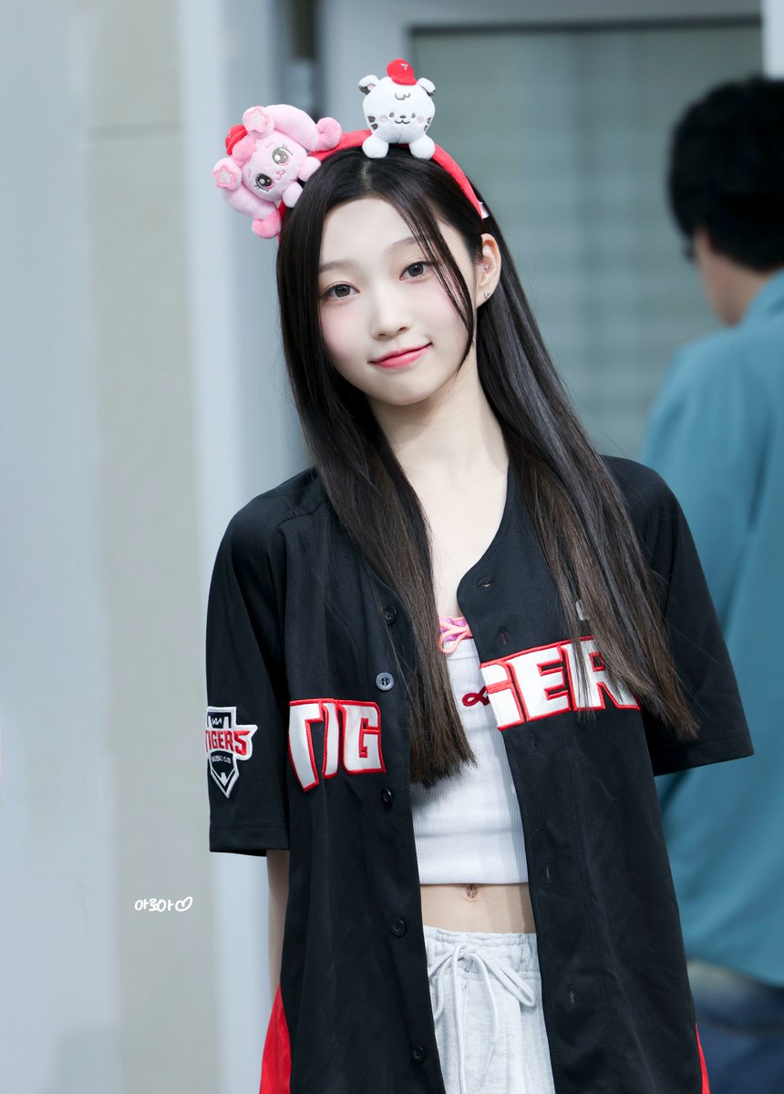 aroa091028's tweet photo. 260619 위드뮤 로아🩷 2p

#유스피어 #로아 #USPEER #ROA https://t.co/yjrhmL7uV3