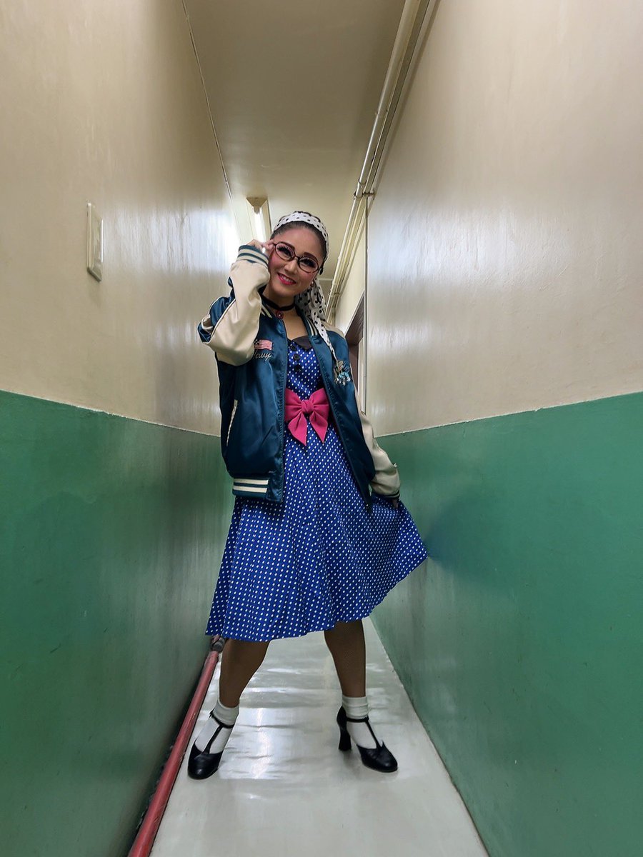 d_kaho__'s tweet photo. Googleフォトのおすすめに
この写真たちが出てきました...👀

50s好きな私には大好きなお衣装でした✨

#fiftys
#浅草東洋館 https://t.co/iLK7mc5p7O