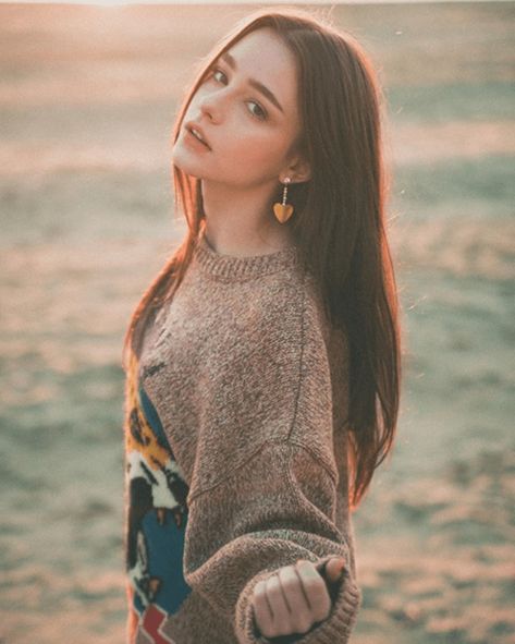 sdkehl's tweet photo. Golden hour glow, cozy knits, and a moment that feels like a slow breath
kBQz https://t.co/FdQ3TTwBKK