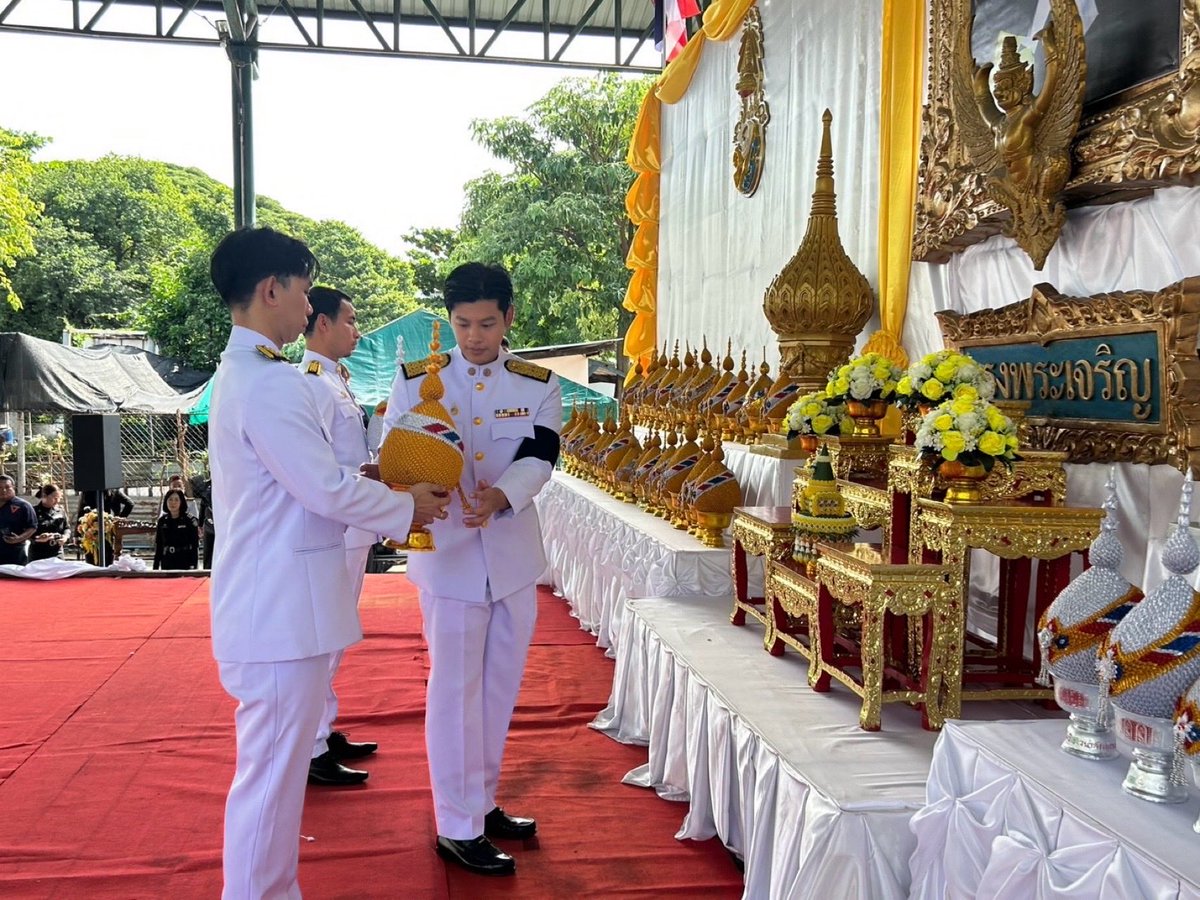 BankSuphanatMin's tweet photo. ร่วมพิธีถวายเครื่องราชสักการะ และลงนามถวายพระพรชัยมงคล เนื่องในโอกาสวันเฉลิมพระชนมพรรษา พระบาทสมเด็จพระเจ้าอยู่หัว 28 กรกฎาคม 2569 ณ สำนักงานเขตบางเขนครับ 🙏🏻 https://t.co/Pumia1kgPq