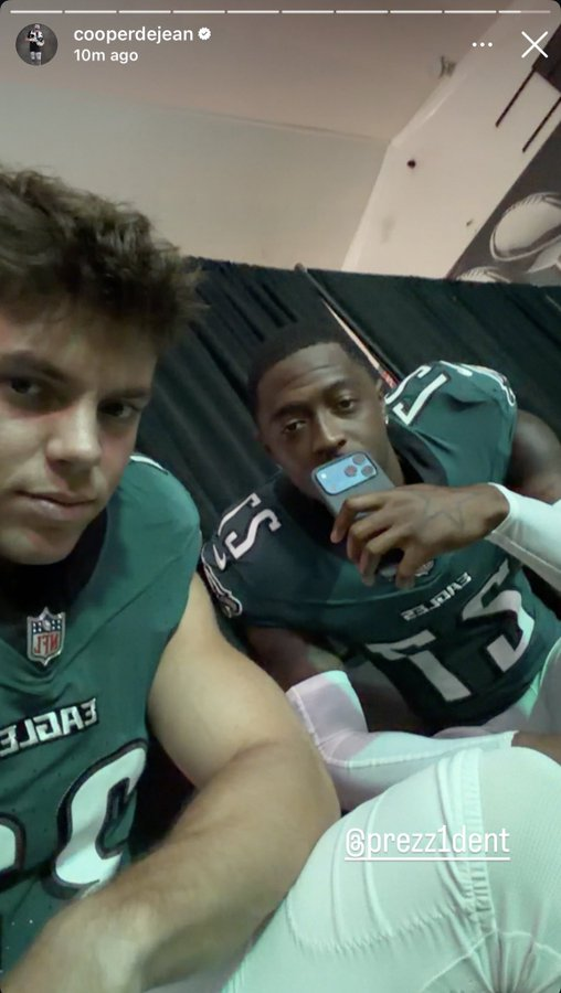 PHLY_Eagles's tweet photo. WR's hate to see this coming 😤 https://t.co/gg535OhM08