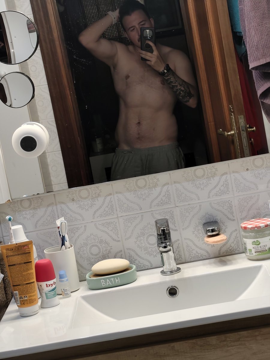 Obsidianwolvf's tweet photo. A bit sleepy today https://t.co/5zTb0VW3EC