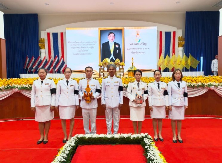 SPhayea60449's tweet photo. สนพ.พะเยา ร่วมพิธีถวายเครื่องราชสักการะ วางพานพุ่ม และจุดเทียนถวายพระพรชัยมงคล เนื่องในโอกาสวันเฉลิมพระชนมพรรษา 28 กรกฎาคม 2569 ณ ศาลาประชาคมจังหวัดพะเยา โดยมีผู้ว่าฯ พะเยา เป็นประธาน เพื่อแสดงความจงรักภักดีและน้อมสำนึกในพระมหากรุณาธิคุณ #พัฒนาฝีมือแรงงานพะเยา #พะเยา https://t.co/iwPjSIE37H