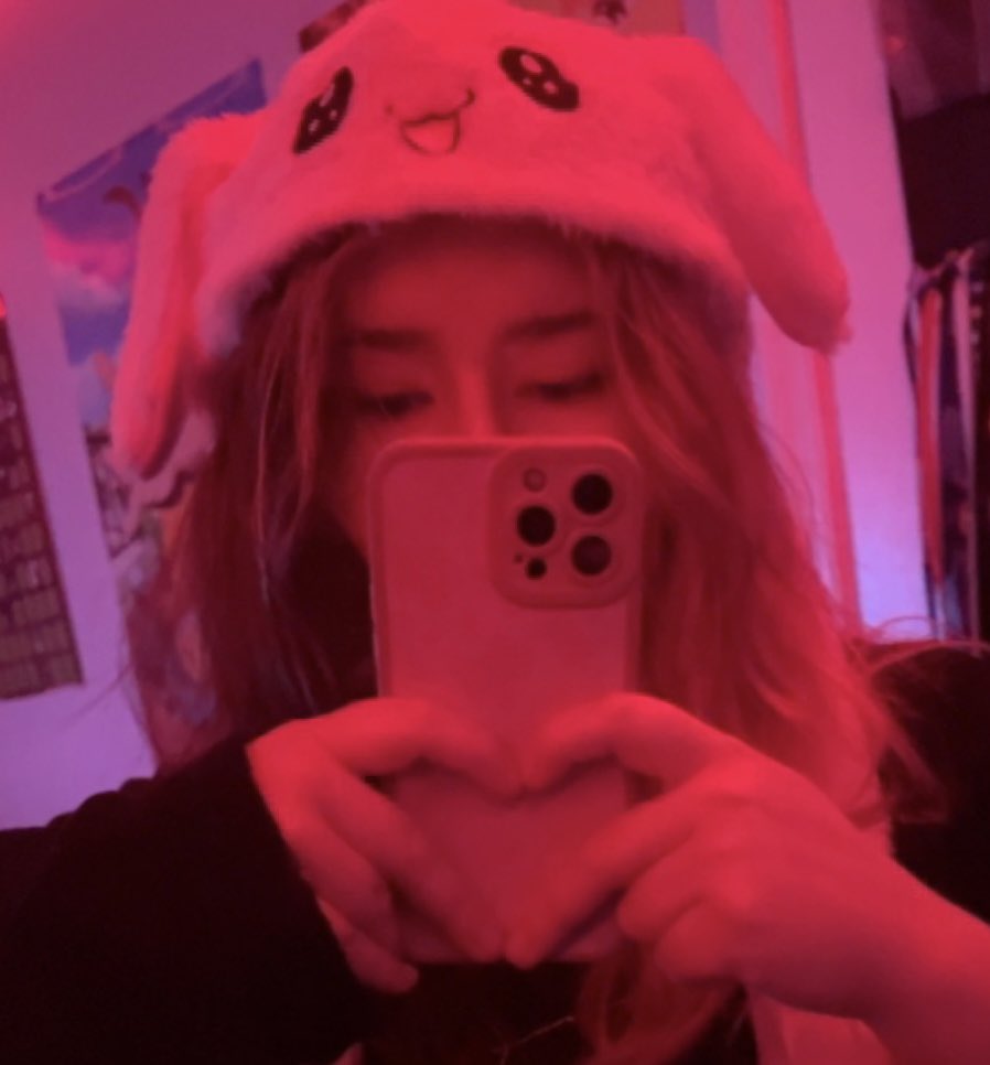 secretgrldiary's tweet photo. 𐙚⋆₊˚

application for moots 💌

♡ 22 she/her
♡ valorant/apex/rivals/fortnite/roblox
♡ doesn’t mind endless yapping
♡ willing to bully me (lovingly)

like if you’re looking for the same ♡ 🎀

{#promotwt #gamingtwt #valoranttwt } https://t.co/aBc3q3m9fW