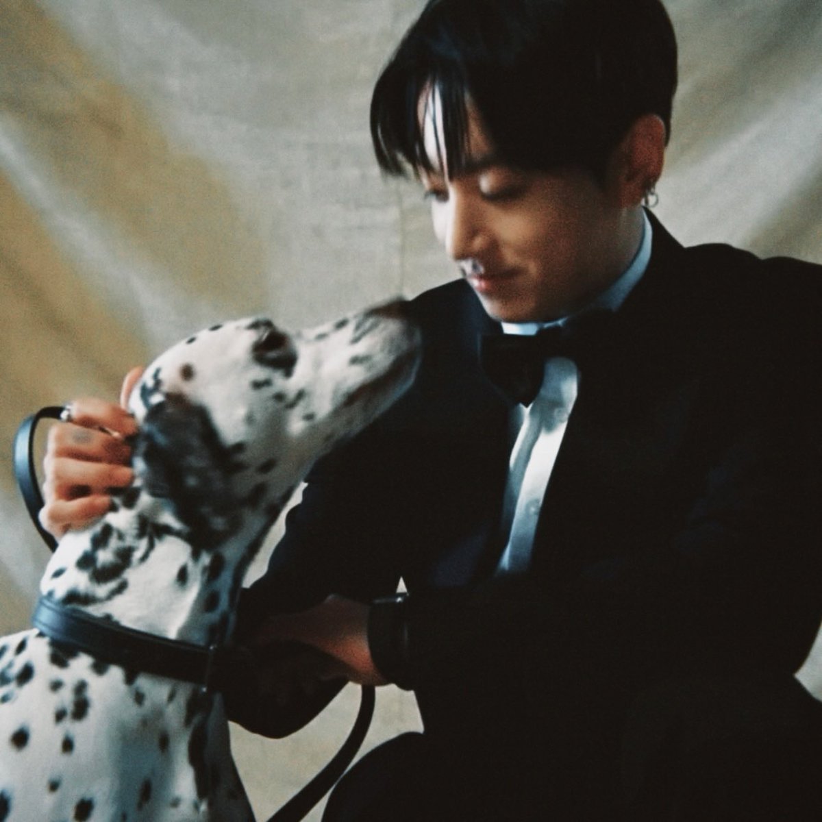 kookvtwins's tweet photo. so cute ♥︎ https://t.co/4bkDCn3H0j