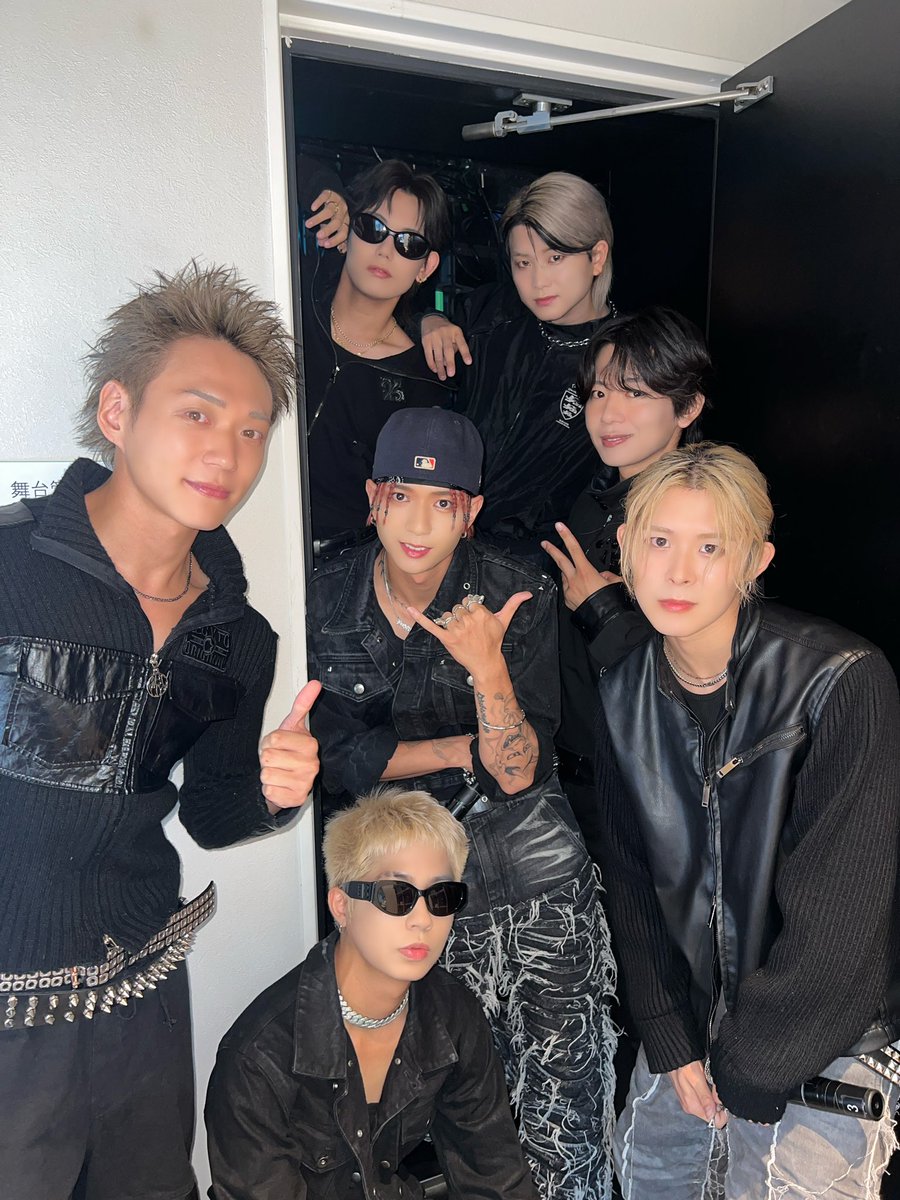 uandpiaofficial's tweet photo. 本日は池袋W:IKE329にて開催したフリーライブにご来場いただき、ありがとうございました！✨

皆さんの温かい声援のおかげで、笑顔あふれる最高のフリーライブとなりました！

初めてU&piaのライブをご覧いただいた方との出会いもあり、久しぶりにお会いできた皆さんとも素敵な時間を過ごすことができて、とても嬉しかったです😊

そして本日はMAHIROの誕生日🎂
たくさんのお祝いと温かい応援をありがとうございました！
これからもMAHIRO、そしてU&piaへの応援をよろしくお願いいたします✨

〜Today’s Setlist〜

M1 AMAIWANA 📸
M2 Artist
M3 family
M4 Give me more
M5 The Way Of

次回のイベントは…
🗓️8/1(土)
📍スペルノーヴァ川崎
✨U&pia 単独LIVE & ファンミーティング✨

皆さまのご来場をお待ちしております🙌✨

#uandpia
#エンピ
#ユーエンピー
