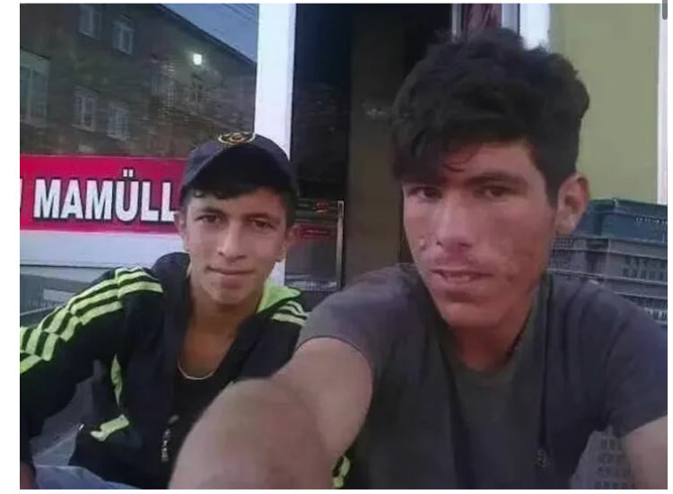 cetinrabiaaa's tweet photo. Sırrı Beyin bahsettiği çocuklar., 15 yaşındaki Muhammet Aydemir ve 16 yaşındaki Orhan Aslan. Önceki çözüm sürecinin bittiği yaz yani 12 Ağustos 2015’te Diyadin’de çalıştıkları fırında özel harekat polisleri tarafından öldürüldü. Tabii ki polisler hakkında soruşturma izni verilmedi yıllarca