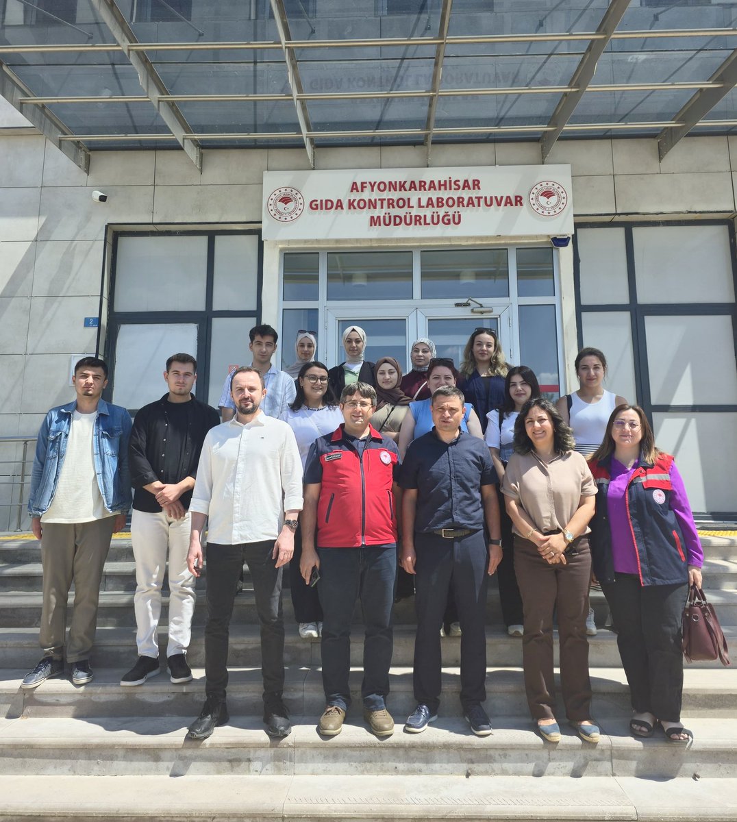AfyonGKLM's tweet photo. Afyonkarahisar İl Tarım ve Orman Müdürlüğünde staj yapan öğrencilere yönelik olarak Afyon Gıda Kontrol Laboratuvar Müdürlüğüne teknik gezi gerçekleştirilmiştir. https://t.co/s5tVwJg8Gs