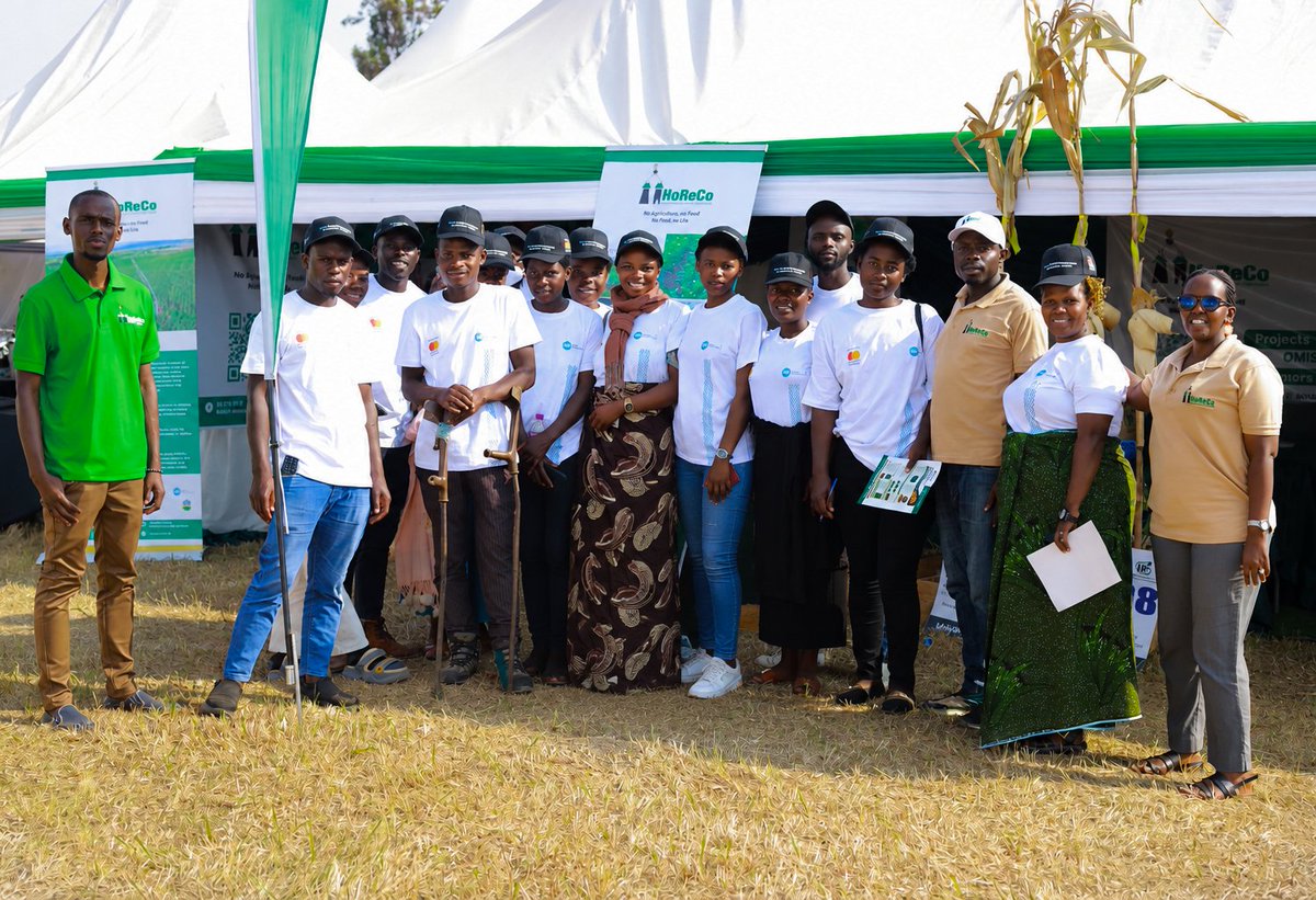 HoReCo_Rw's tweet photo. Today at our #RwandaAgriShow2026 stand, we had the pleasure of welcoming a group of farmers from @SNVRwanda under the YEA-R Program from @RubavuDistrict. They explored how @HoReCo_Rw is advancing Rwanda's agricultural transformation through innovative solutions in irrigation, horticulture, agricultural mechanisation, post-harvest technologies, seed production, and youth empowerment through #OMIS, #KWIHAZA, #PSPP, and #TEACAB.