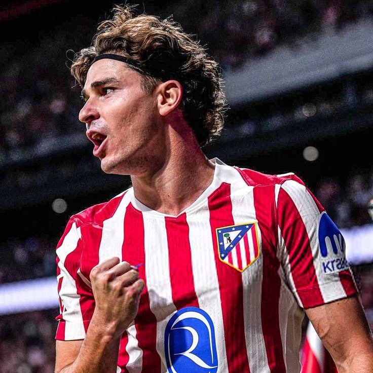 carpetasFCB's tweet photo. 📁 @DavidIbanez5

❗El Barça ya ha hablado con los representantes de Julián Álvarez con un mensaje claro: el jugador debe dar otro paso para acercar posturas

👉 El Atlético se mantiene firme en su decisión https://t.co/6RqQIFUJvR
