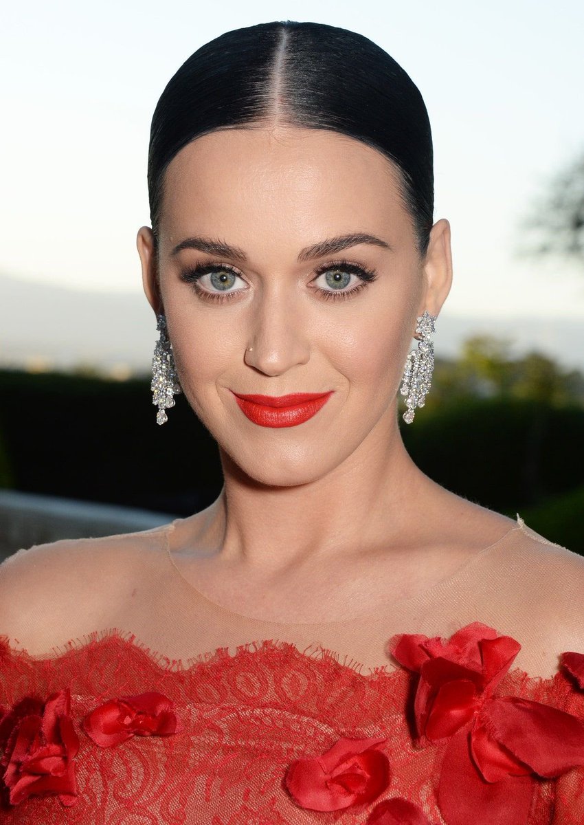 mrteji_'s tweet photo. Katy Perry finally addressed Benjamin Glaze for suing her for what he described sexu@l assault in a private podcast . She said;

Benjamin Glaze is an ingrate who got an opportunity thousands of men wants from me, yes I kissed him without consent but he was already 19, an adult with a bad breath, yet I looked beyond class to kiss him regardless, and this is 8 years ago, if he needed money he could have said that straight I can help him without him insulting me with lawsuits.

Katy Perry might be facing Jail time or a settlement fee for kissing Mr Benjamin Glaze without consent.