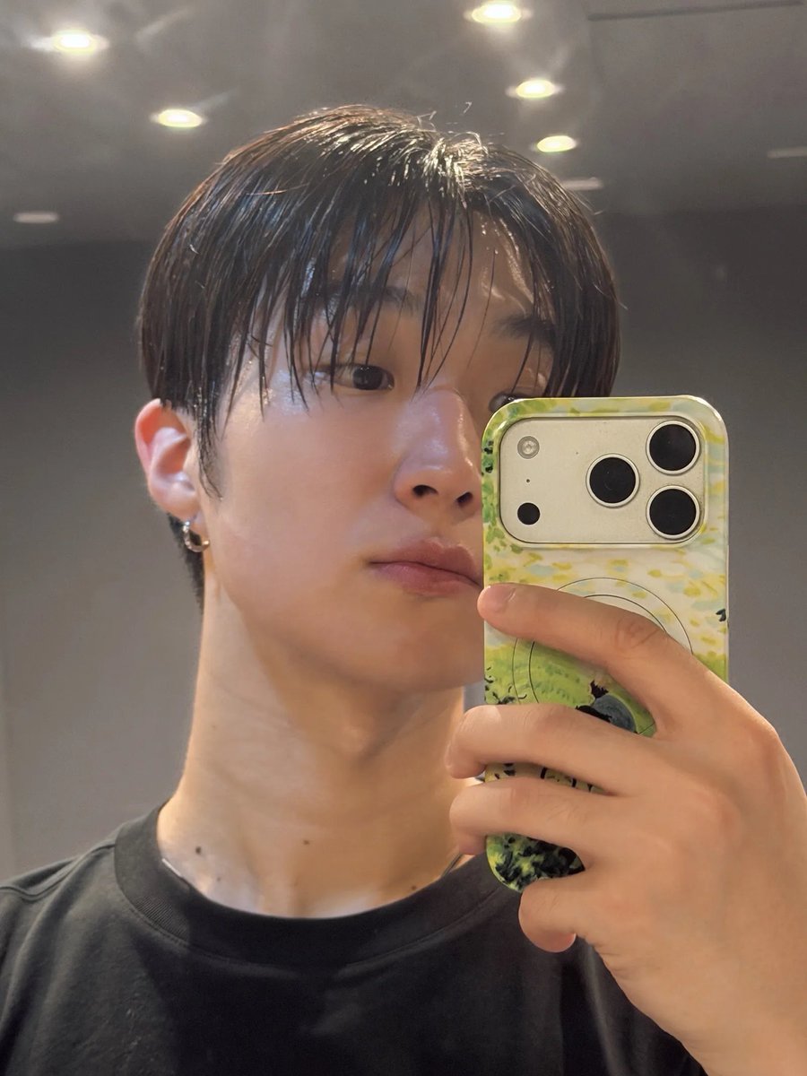 EmmyforJuntae's tweet photo. OK 🧍‍♀️ MY GOODNESS 

#인어미닛 #준태 #JUNTAE https://t.co/nEQjXPJak8