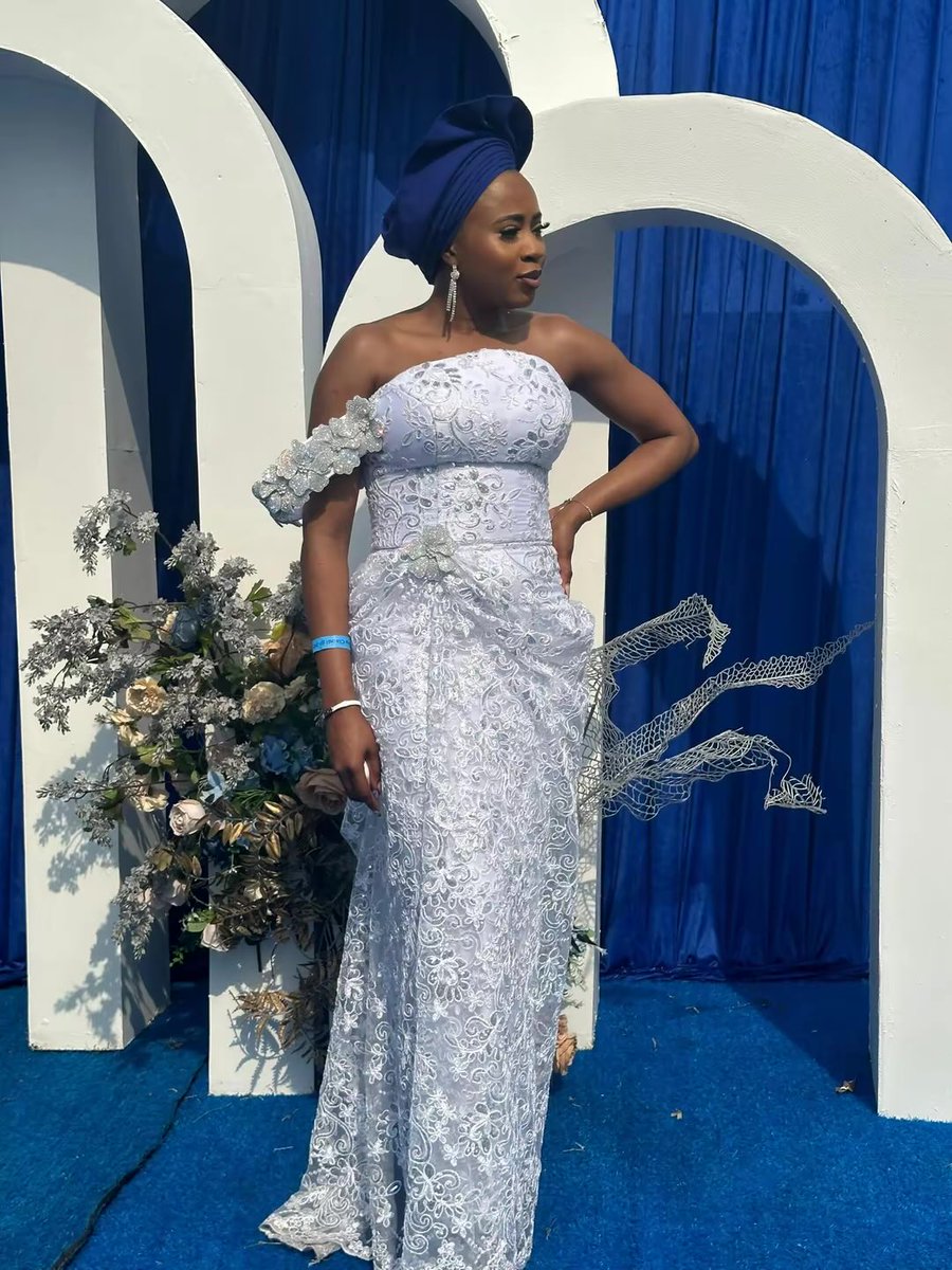 dollywintrop's tweet photo. White never misses🤍. 
Clean, classy, and effortlessly elegant. #AsoEbi #apparelbywintrop #fashiondesignerinlagos https://t.co/WFZasG1UBa