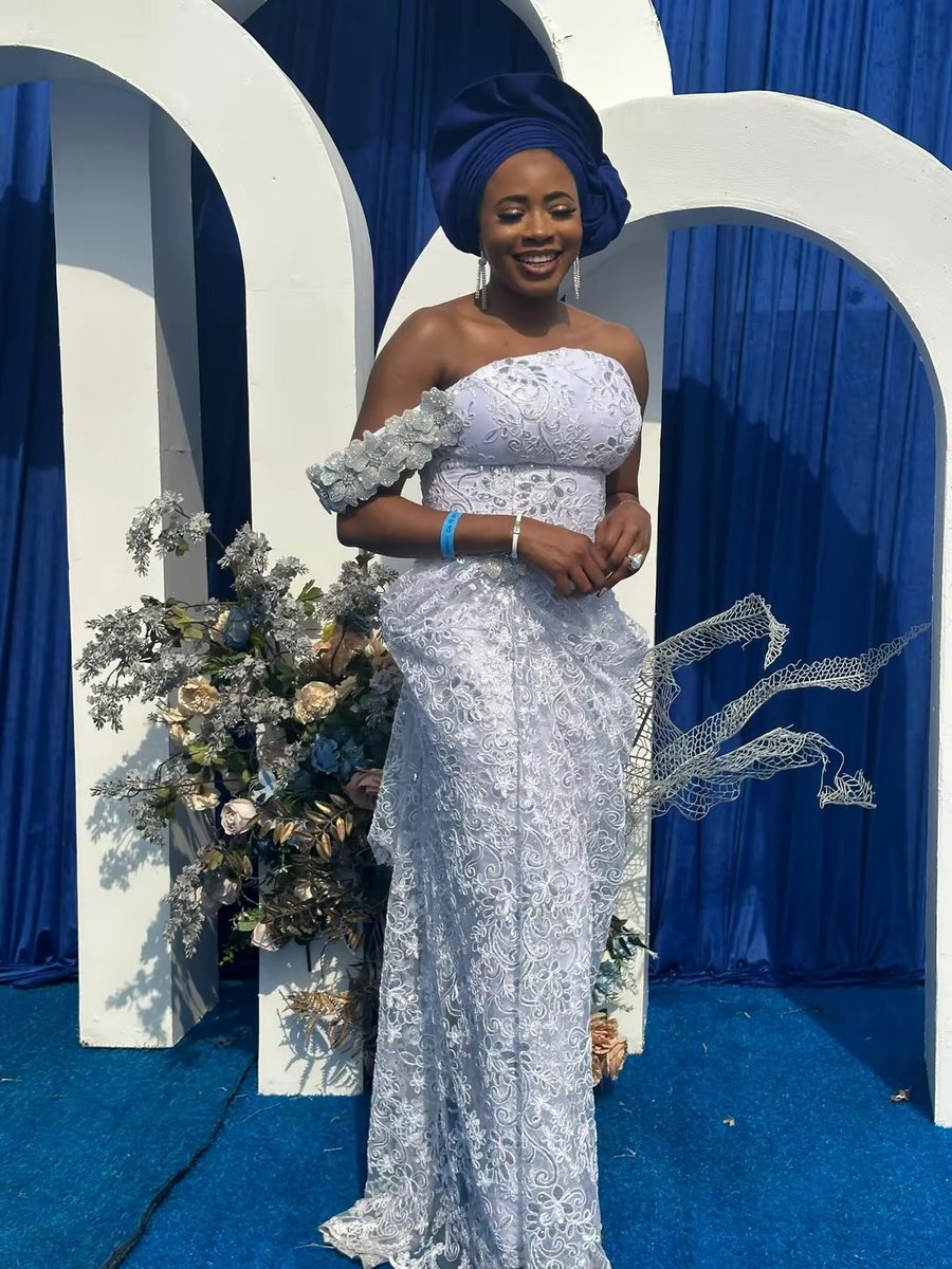 dollywintrop's tweet photo. White never misses🤍. 
Clean, classy, and effortlessly elegant. #AsoEbi #apparelbywintrop #fashiondesignerinlagos https://t.co/WFZasG1UBa
