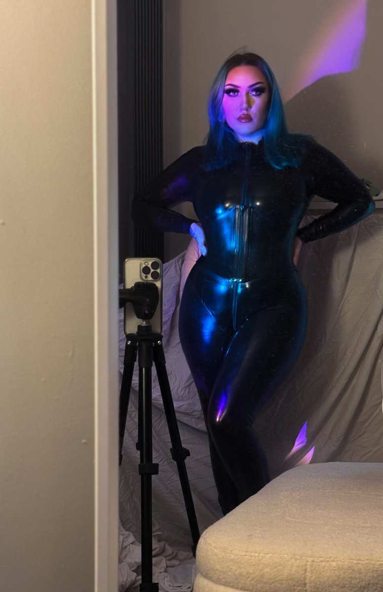 paygoddesslilly's tweet photo. ready to destroy your wallet https://t.co/ndpXG2xM0Z