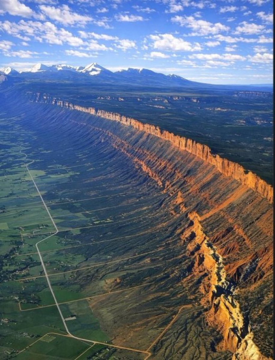 Wonder_Days25's tweet photo. An aerial view of Porcupine Rim in eastern Utah. https://t.co/5A2JF7MJxw