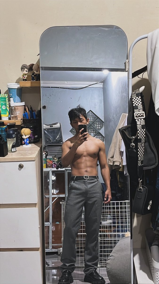 renjerhideung's tweet photo. Aku baru sampe kos nih bub 🫠🫠 https://t.co/Nb7cTYsiBY