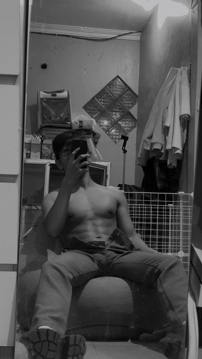 renjerhideung's tweet photo. Aku baru sampe kos nih bub 🫠🫠 https://t.co/Nb7cTYsiBY