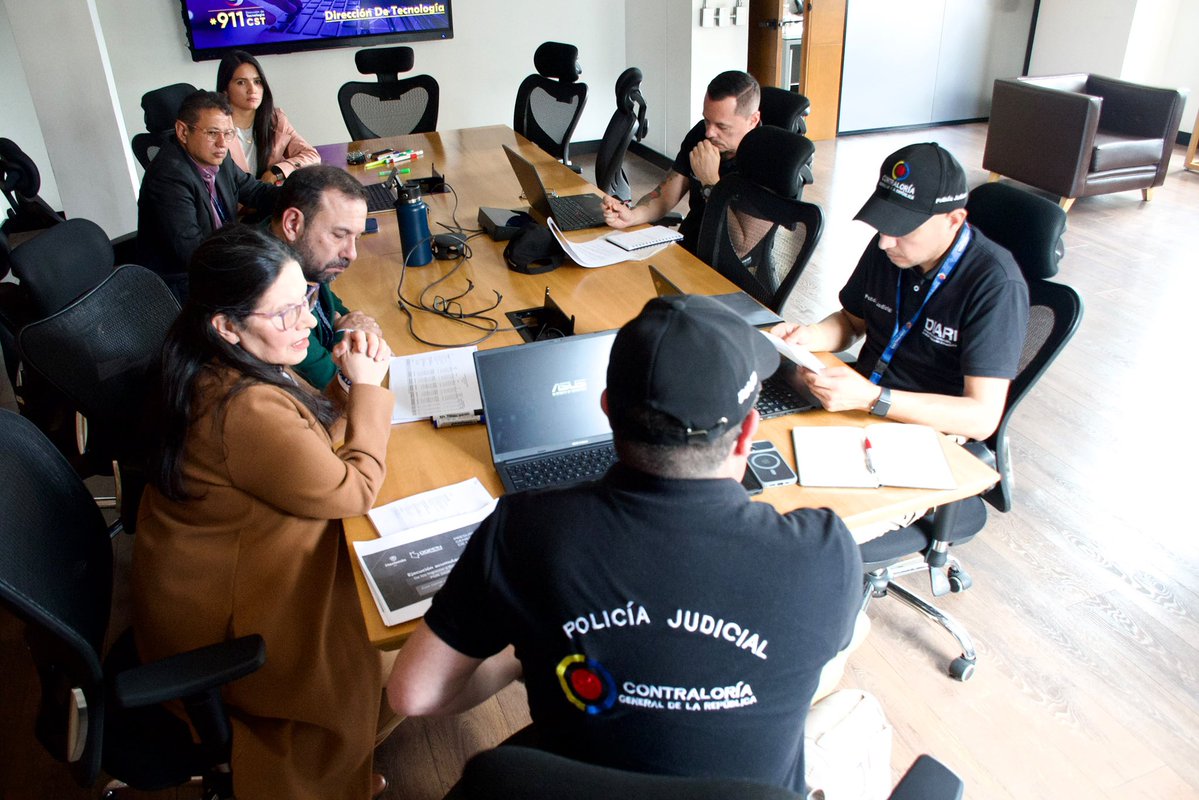 CGR_Colombia's tweet photo. 🚨La @CGR_Colombia emitió una Función de Advertencia dirigida al @MinHacienda, tras identificar riesgos presupuestales, financieros y de contratación que podrían comprometer la sostenibilidad fiscal. https://t.co/fsnNKZxpAM