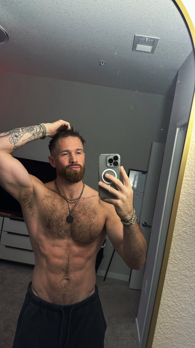 cstarchak's tweet photo. Are you a fan of beards or clean shaven? https://t.co/deBLzbFppH