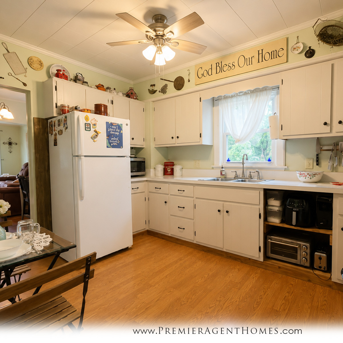PremierAgentN's tweet photo. ** New Listing **
1405 E Brunswick Ave, Indianapolis, IN 46227 | $222,500
SFR | 3 Beds • 2 Baths • 1,350 sqft • 0.32 acre lot
Listed by Robert Vanhook with Premier Agent Network IN, LLC
Click for more: https://t.co/8wc3ZQKQ2e
#Indianapolis #IN #Indiana #PremierAgentNetwork https://t.co/o5BpJlHYNW