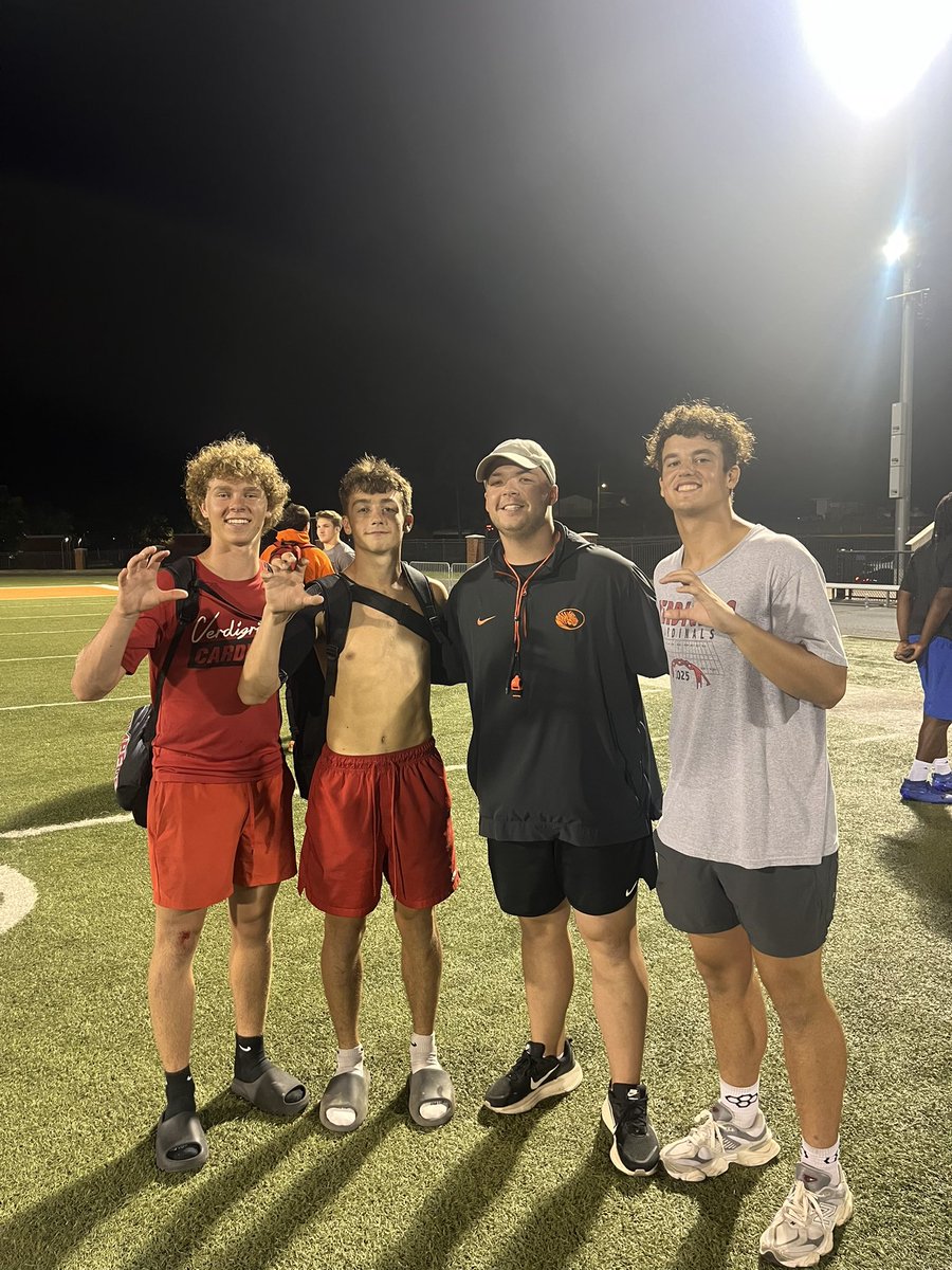 Braxton_Dean_'s tweet photo. Had a great time competing at @ECUTigersFB! Excited to be back for a gameday visit! @TheDG_88 @CoachMitch3ll @PrepRedzoneOK @6starfootballOK @Vps_football @CoachMorsey @derekrasmussen @Sooner7v7 https://t.co/HXXxBUY2gm