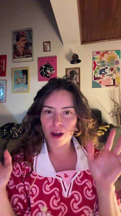 Caniguevara1's tweet photo. Esta es la señora María Camila Fonseca Llanos, conocida como @macafolla, que le dice “hijueputicas” a los 18.000 niños reclutados, abusados y torturados por las FARC. Increíble. Se supone que la comedia debe dar risa, no asco.

¿Nos sorprende por quién votó? https://t.co/R1ZRPyTxrG
