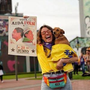 Caniguevara1's tweet photo. Esta es la señora María Camila Fonseca Llanos, conocida como @macafolla, que le dice “hijueputicas” a los 18.000 niños reclutados, abusados y torturados por las FARC. Increíble. Se supone que la comedia debe dar risa, no asco.

¿Nos sorprende por quién votó? https://t.co/R1ZRPyTxrG