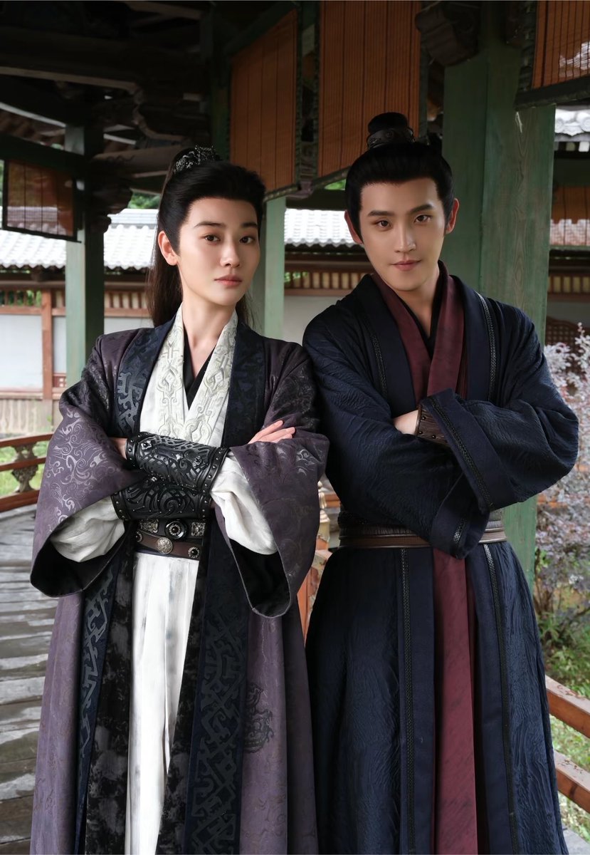 GamMy_vipsol's tweet photo. พี่เช่าตง ทิ้งร่างร่างไปเข้ากองถ่าย น้องไม่มีเพื่อนเล่นพักใหญ่ ไปถ่ายเรื่องนี้นี่เอง ล่ะซีรี่ส์ปังมาก ขอให้เส้นทางนักแสดงรุ่งๆน่ะ 

#代少冬 #daishaodong #บุหงาซ่อนคม https://t.co/Ti54JGCTN7