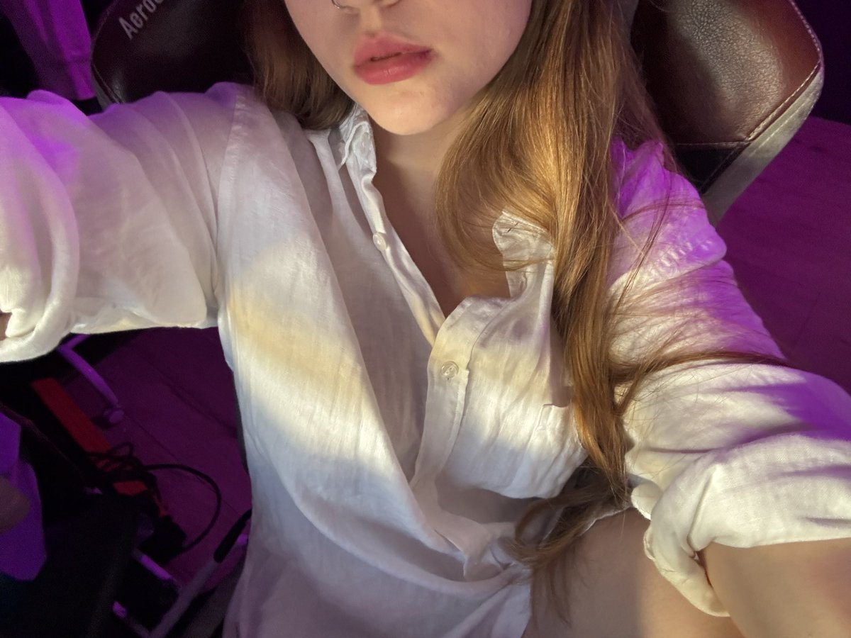 Nadiacustom's tweet photo. MAM CIE! Teraz musisz wbić na streama o 18! 

Twitch: goddes_nadia https://t.co/kbxtTAs746