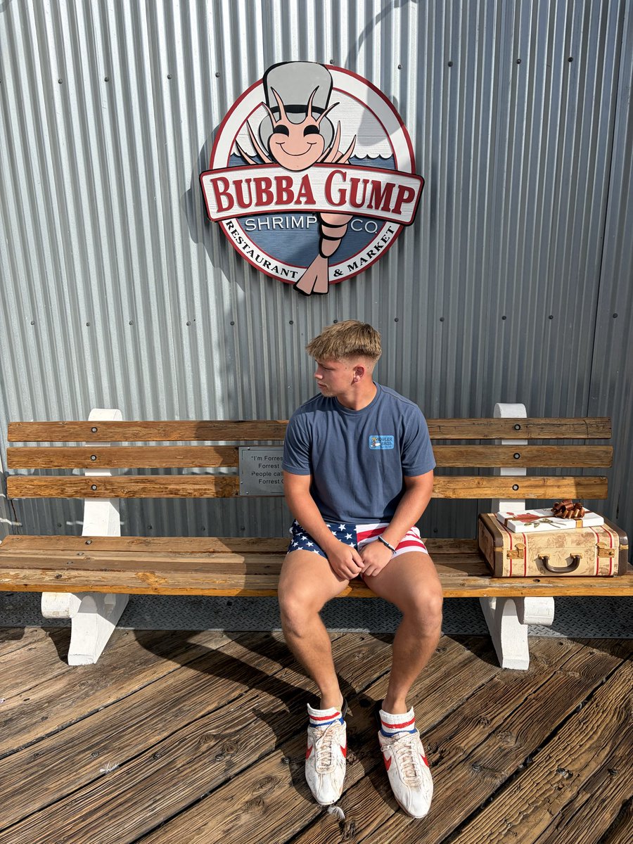 Kaleb_Stancil's tweet photo. Santa Monica, Venice, and Huntington Beach! Amazing time with Mom and Dad before starting another chapter!
#BubbaGump #Baywatch
#GodisGood https://t.co/cOIOWOhpuM