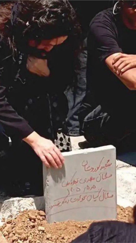 Qendil__'s tweet photo. @FSocietyH33 هه‌ڤاڵ گیان تۆڵه‌ت ده‌که‌ینه‌وه. https://t.co/Xmt5P7Z997