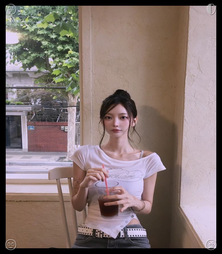 Dedi_r28's tweet photo. Adhere to your principles and convictions at this moment. Elara retreated, placing her hand over the crystal as if shielding it, and fixed her gaze on the stranger. "Identify yourself. How do you recognize me?" she demanded, her tone quivering yet resolute. The man advanced, m https://t.co/uYBLoO4PqI