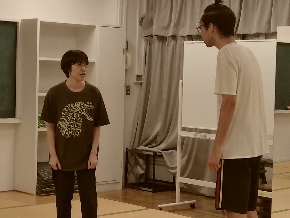 roman_gurasu's tweet photo. #泥棒とキツネとある夜と
┈┈┈┈┈┈┈┈┈┈┈┈
開幕まで１週間❗️
まだご予約していない方はぜひ！

8/6 (木) 19:00
8/7 (金) 14:00 | 19:00
8/8 (土) 13:00 | 18:00
8/9 (日) 13:00
┈┈┈┈┈┈┈┈┈┈┈┈
📍水性(中野)

［予約］https://t.co/lcY3pGpLV9
［詳細］https://t.co/whlQCctJFv https://t.co/SZV2Sr4qrs