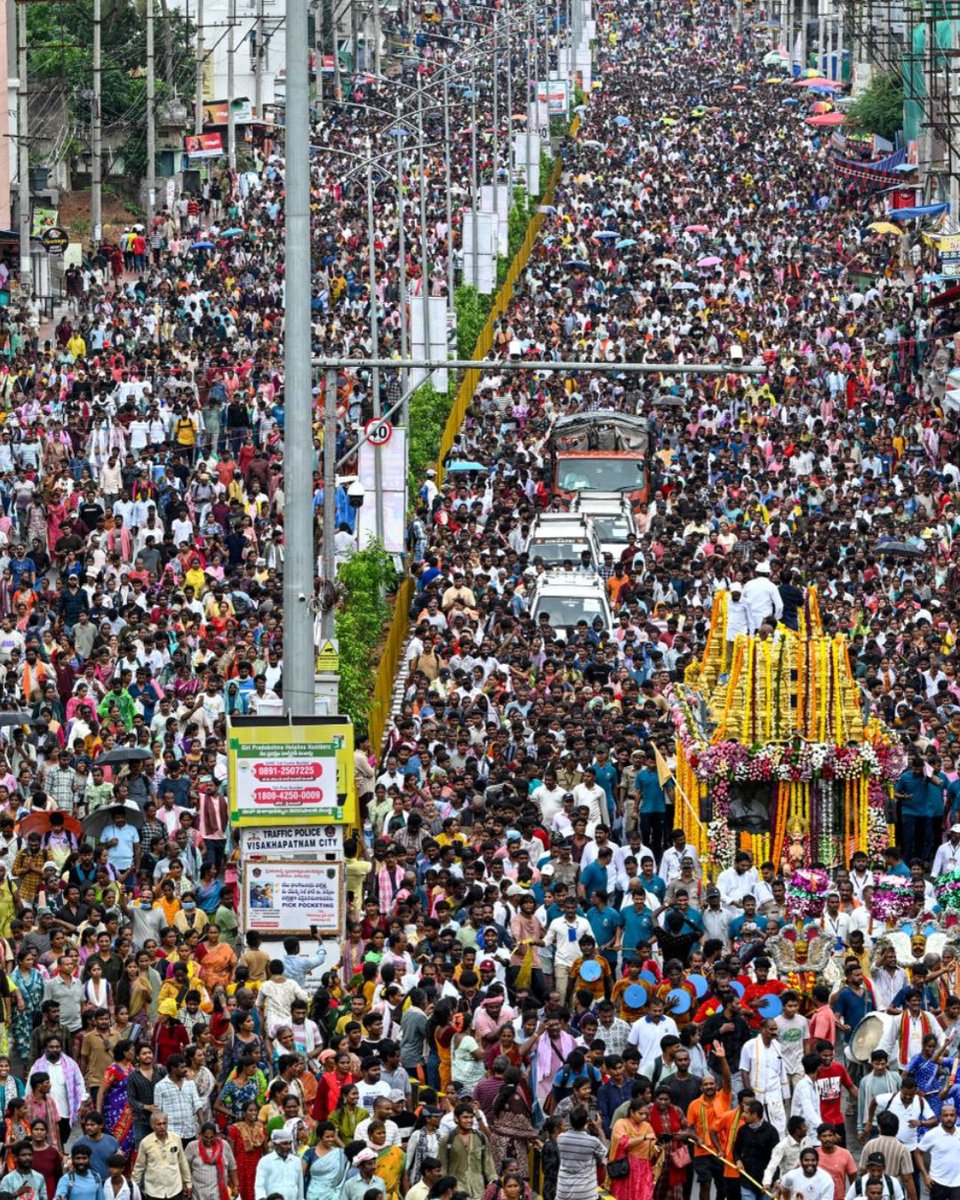 the_hindu's tweet photo. Over two lakh people had set out on the annual Giri Pradakshina of Sri Varaha Lakshmi Narasimha Swamy of Simhachalam by 5 p.m. on Tuesday (July 28, 2026). Of them, 1.35 lakh began the walk in a single hour after the ceremonial chariot of the presiding deity left the temple. Over the years, the Giri Pradakshina has grown into one of the most significant annual religious events in the region, with lakhs of people undertaking the circumambulation. Many believe that completing the trek with faith fulfils their wishes and brings peace and prosperity.

Photo: @krdeepu18 
https://t.co/gd8BTWLOKa