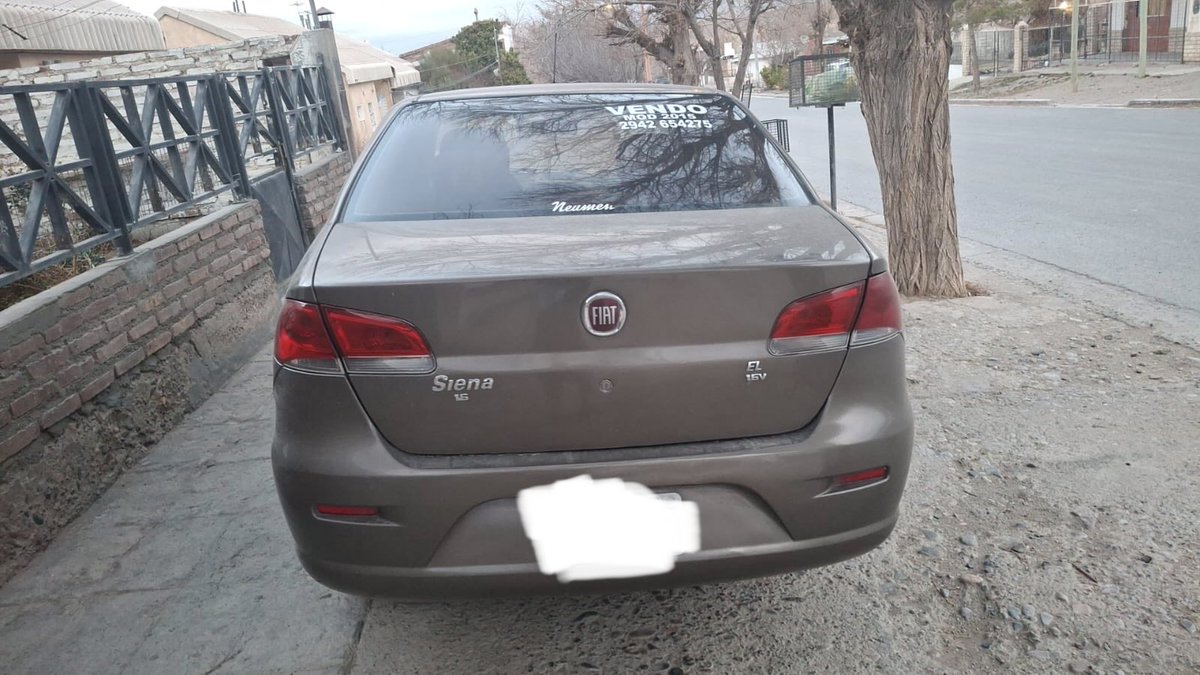 aracelii_jara's tweet photo. Vendo Fiat siena 
Mod: 2015 
VTV: aprobada 
144km 
Excelente estado https://t.co/ZwT7VFPkYE
